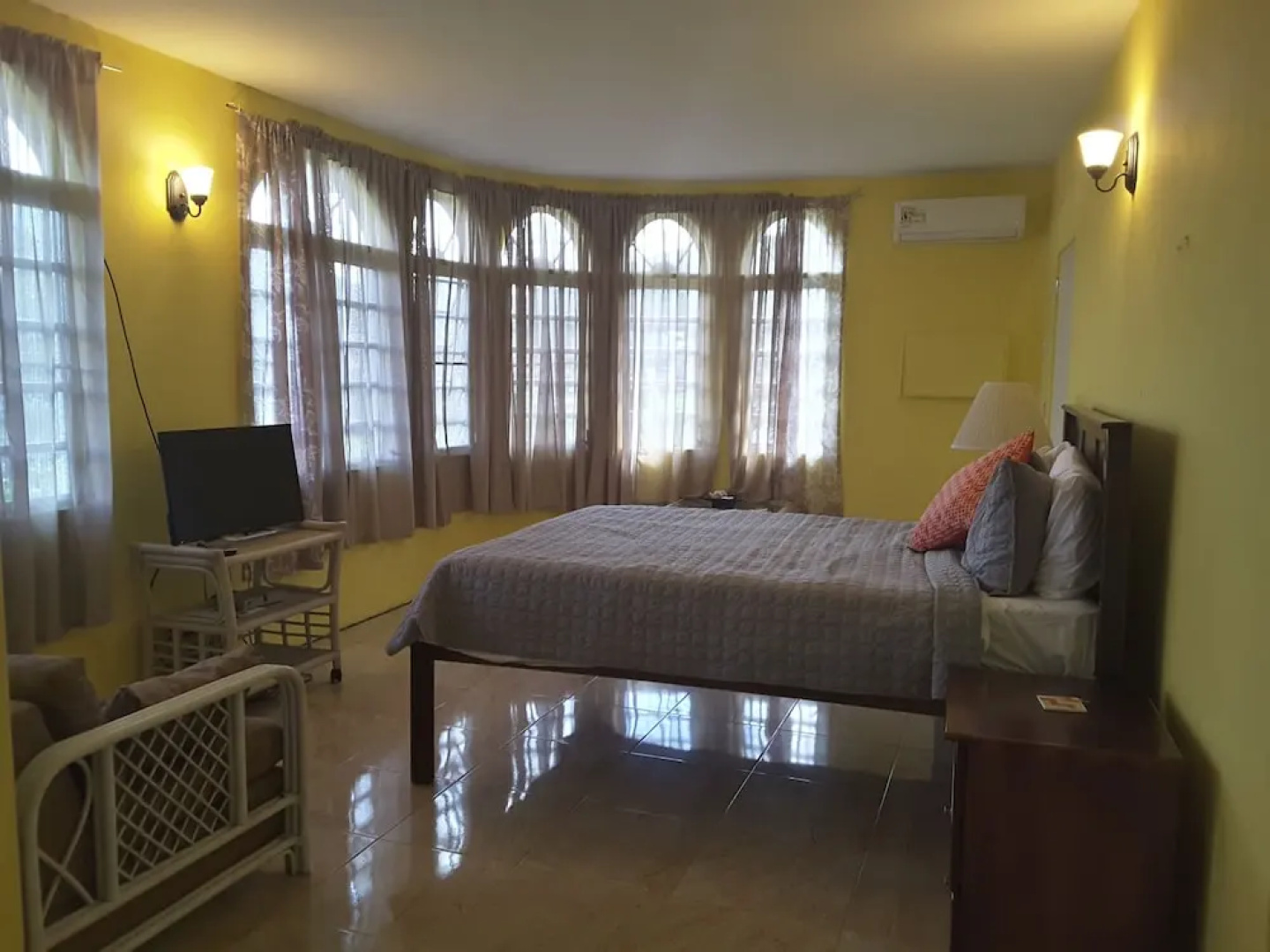 The Apartments At Jolly Castle