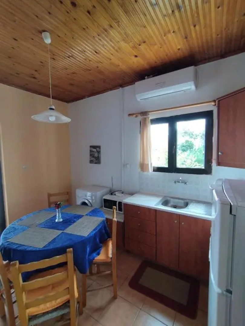 Takis Haikos House with two apartments two minutes walk to the beach Peroulia