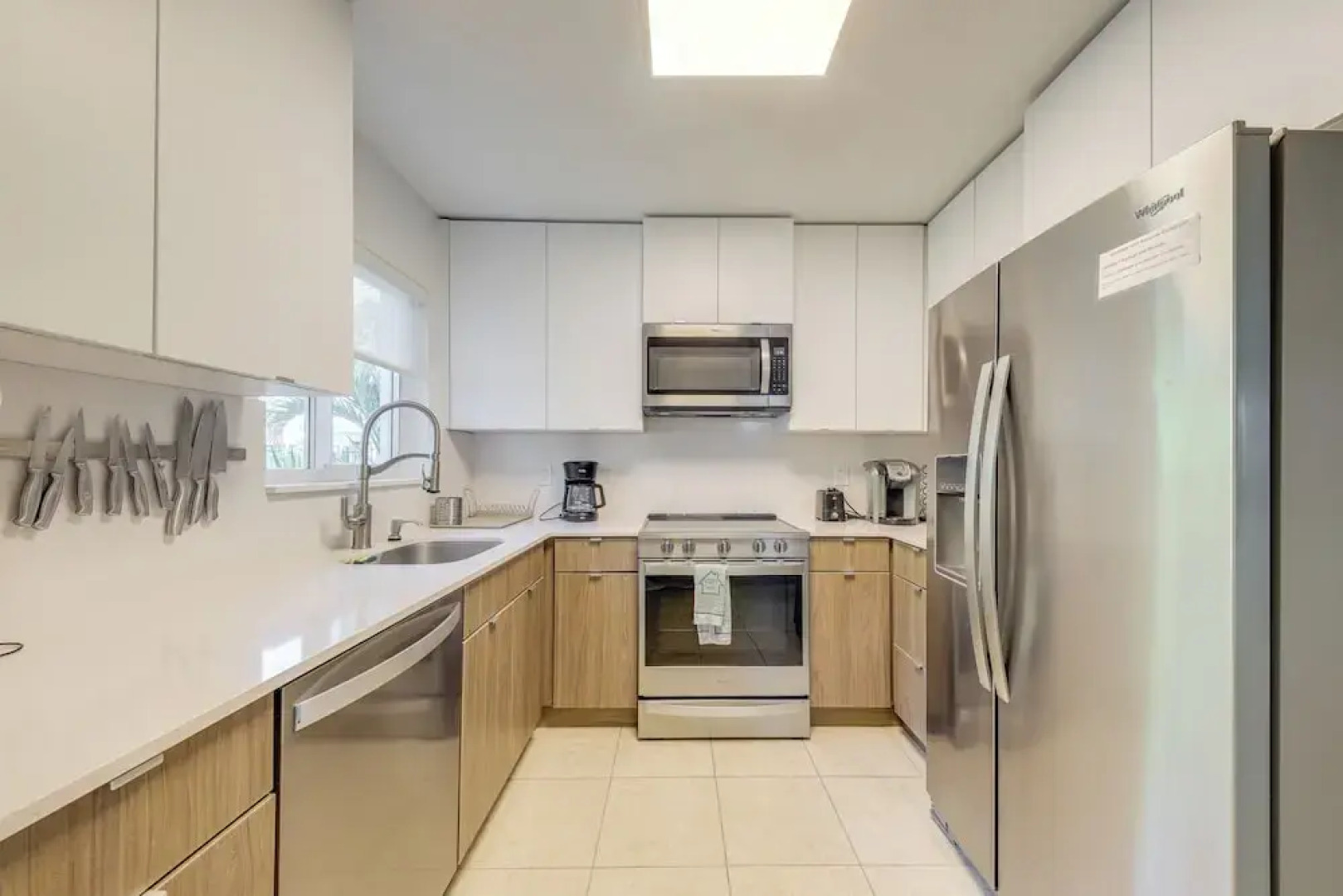 4 Mi to the Beach: Pet-friendly Oakland Park Home