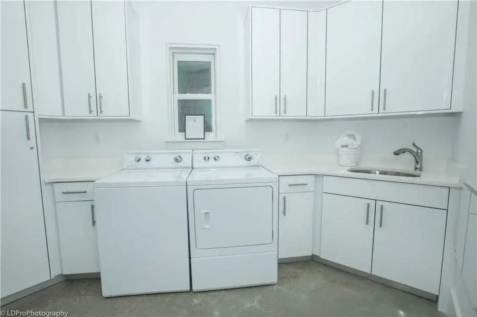 Seabreeze 5 Bedroom Home by RedAwning