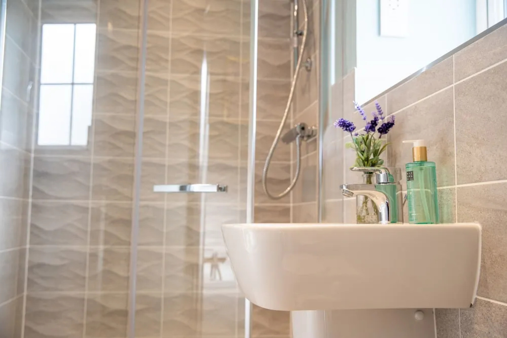 6 Bedroom New Build Detached House in Bicester