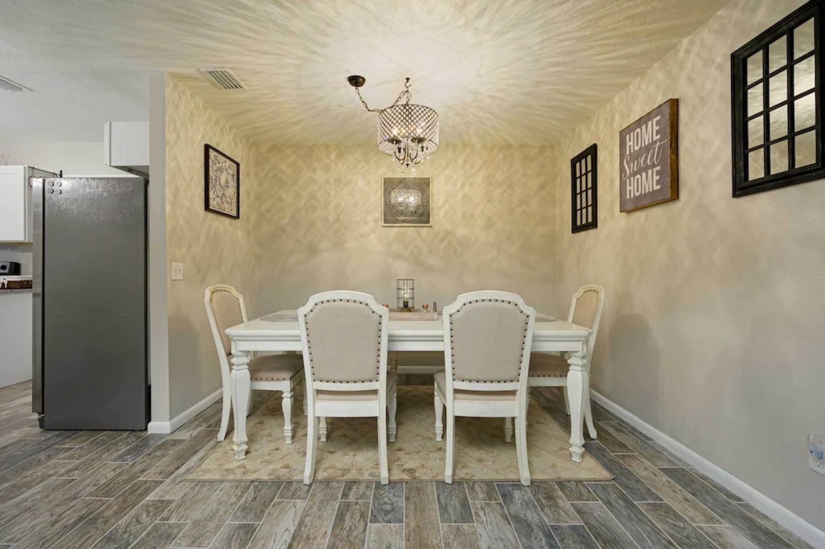 Hook, Line & Leisure: Lakefront Gem, 2 Mi to Dtwn