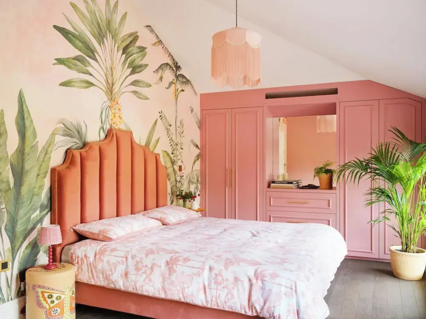 Thames Mansion - River View