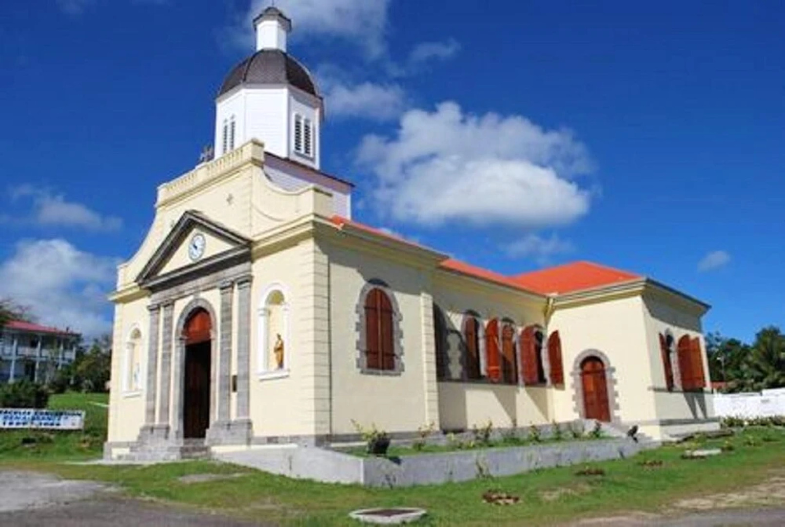 Apartment with One Bedroom in Schoelcher, with Wonderful Sea View, Enclosed Garden And Wifi - 2 Km From the Beach