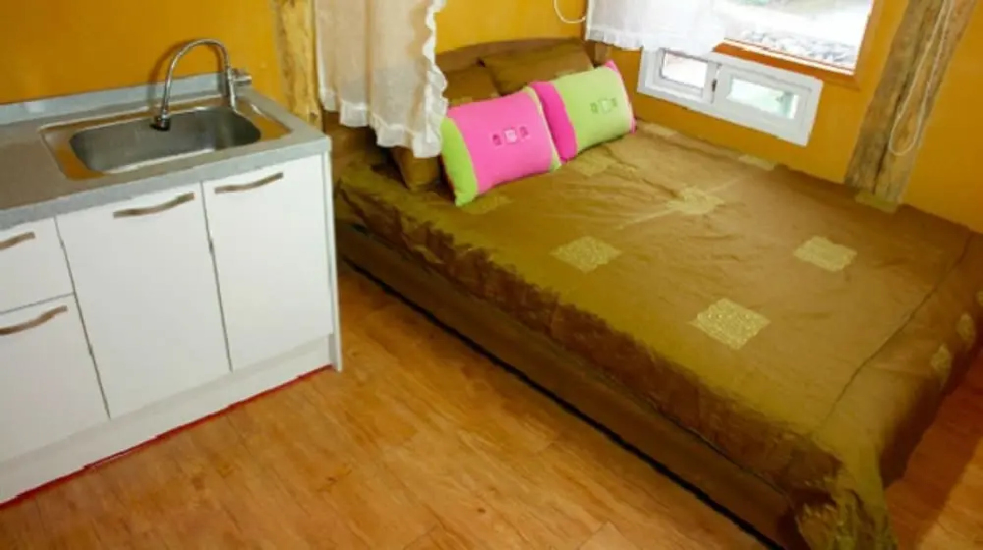 Muhari Red Roof Pension