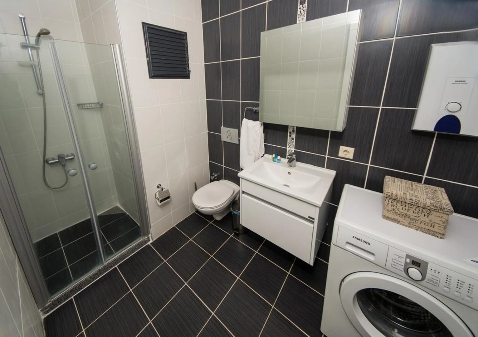 Daliann Elite Aparts