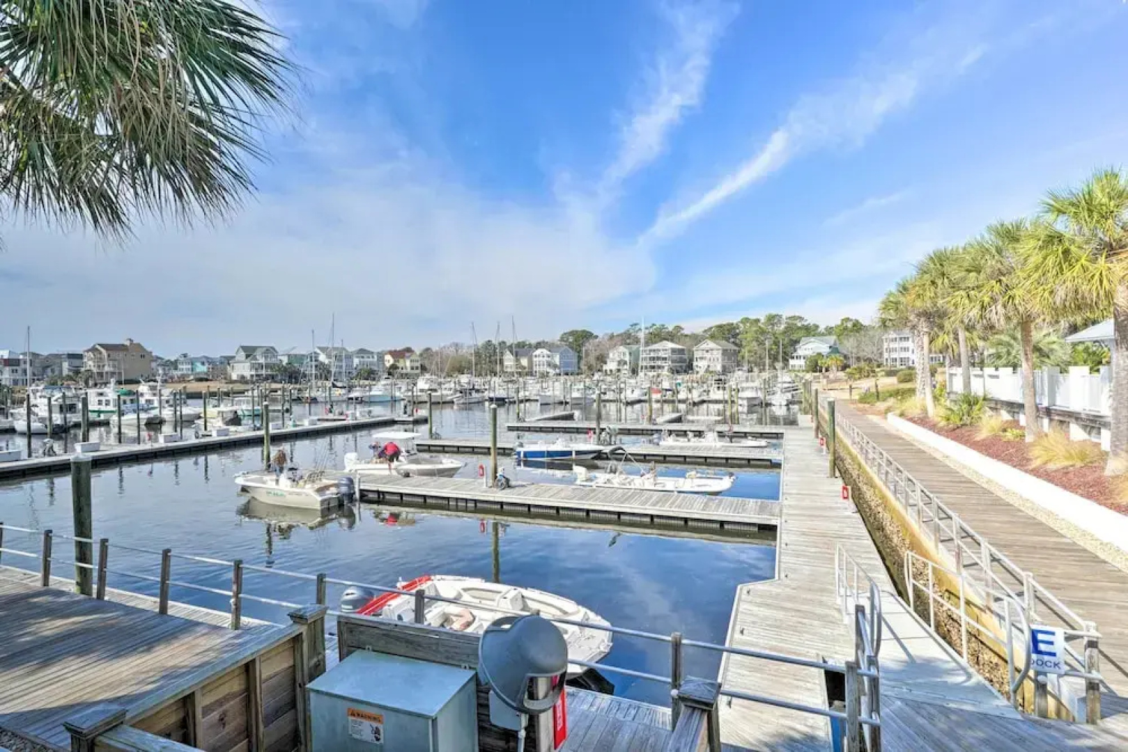 Marina & Beach Club Access: Condo in Southport