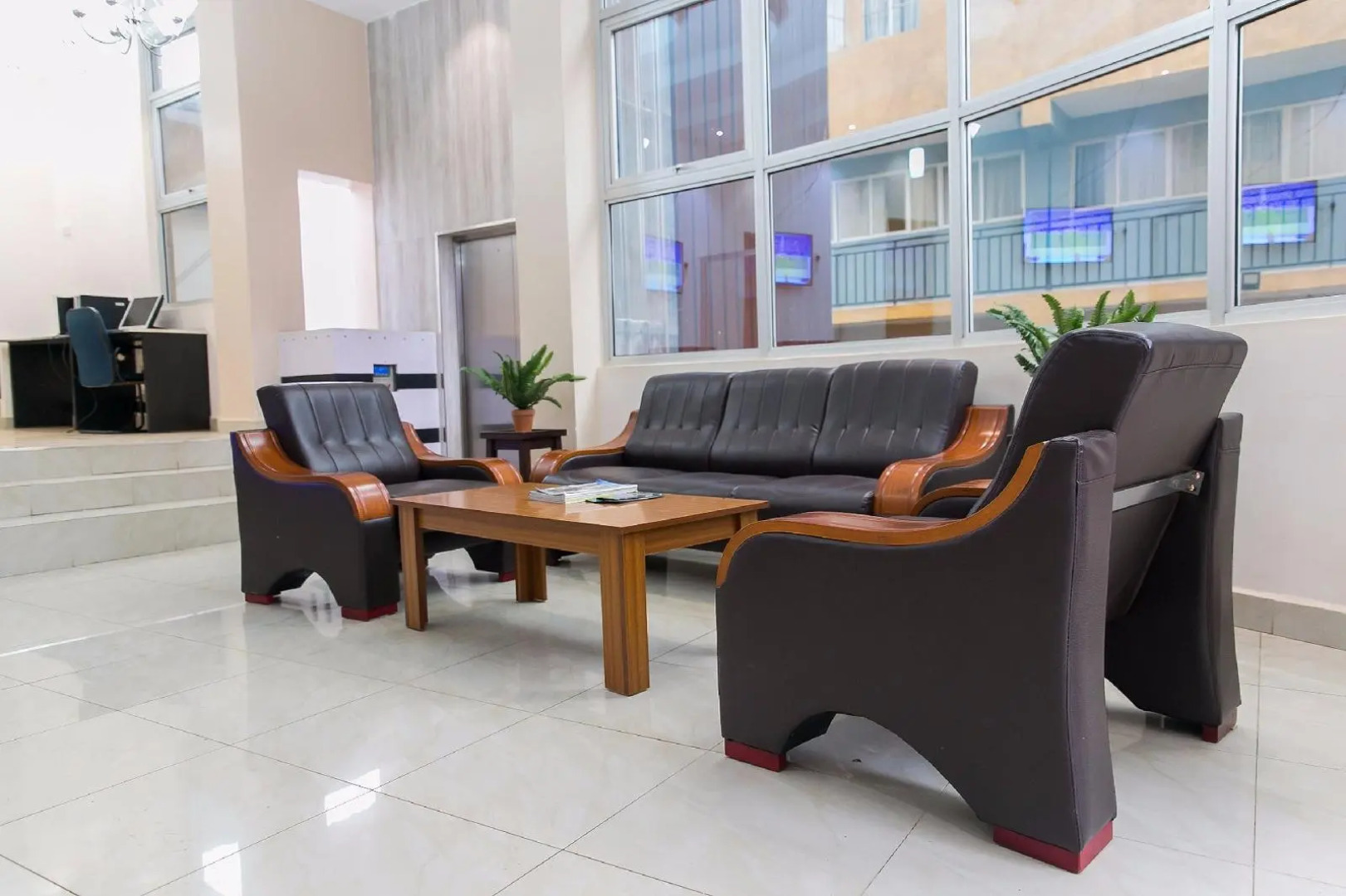 The Coconut Grill Hotel