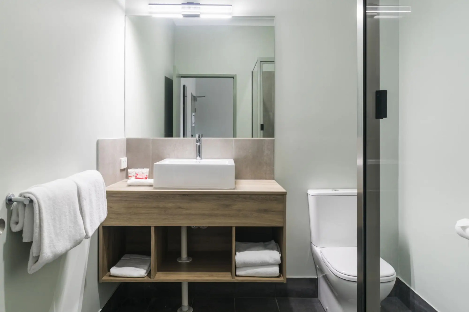 Nightcap at Atherton Hotel