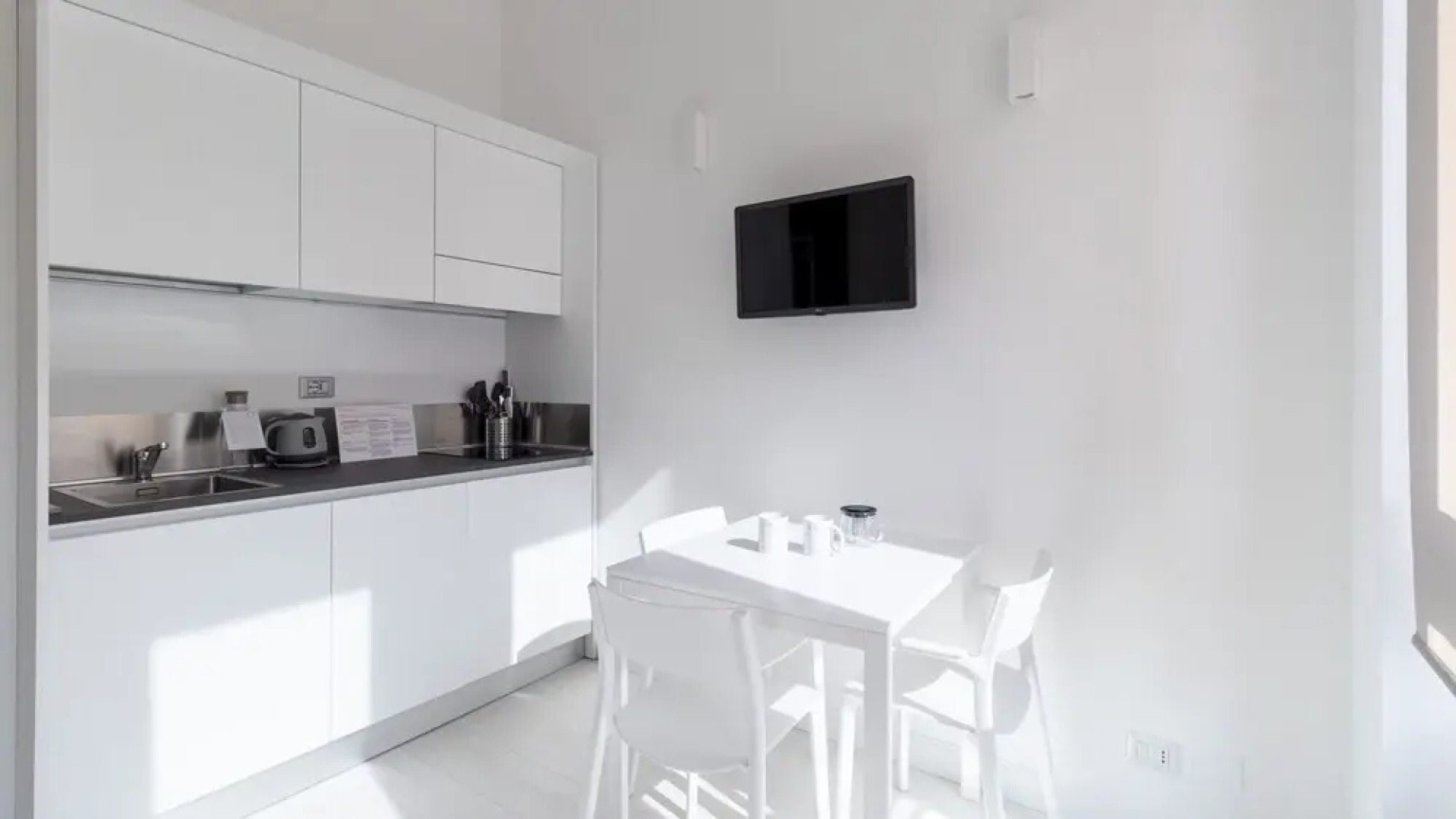 Italianway - Napo Torriani 22 G