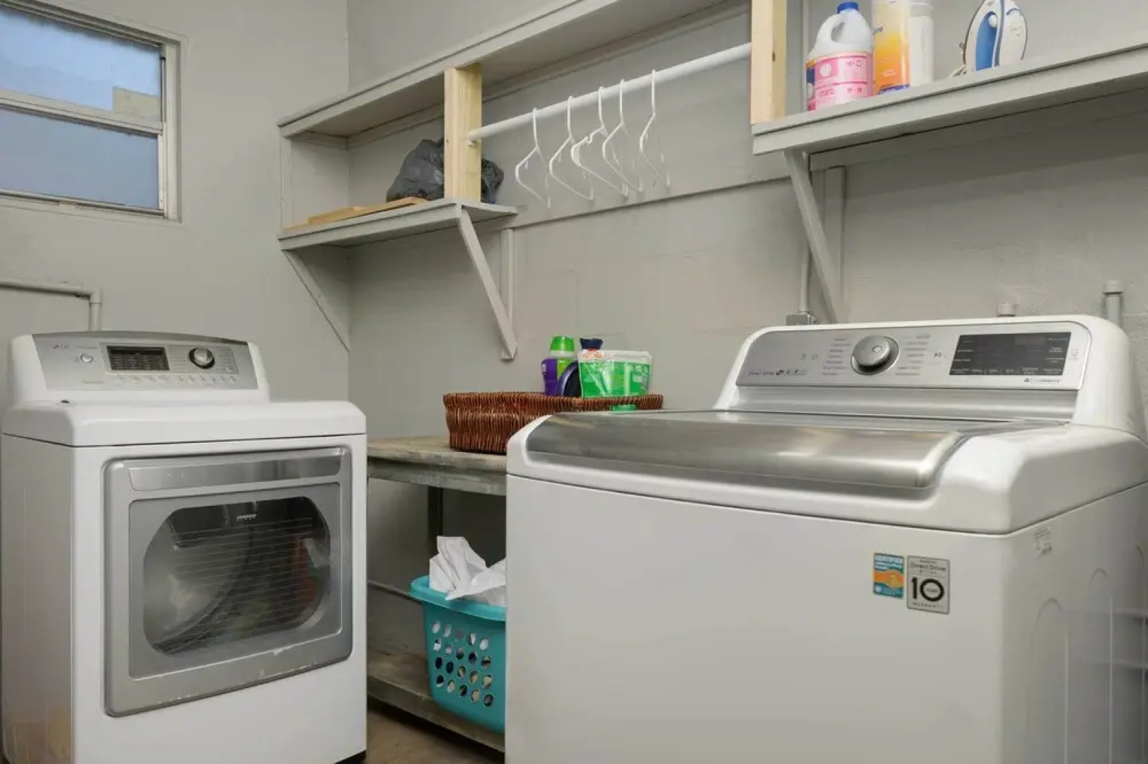 Hook, Line & Leisure: Lakefront Gem, 2 Mi to Dtwn