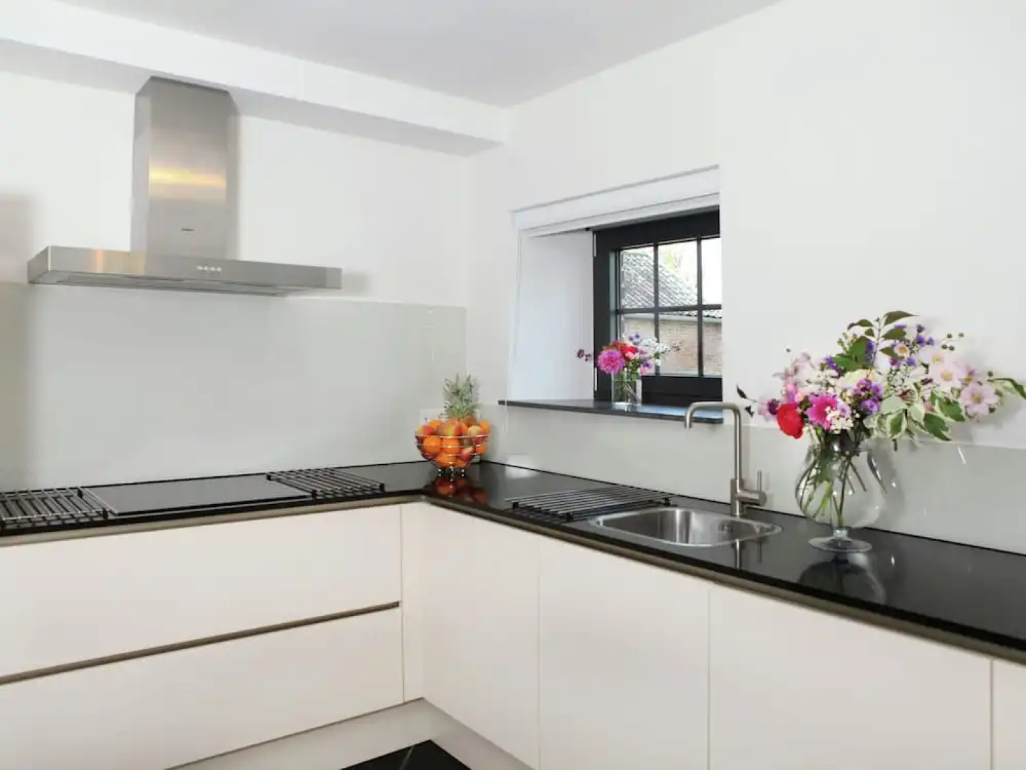 Quaint Holiday Home With Fenced Garden in Epen