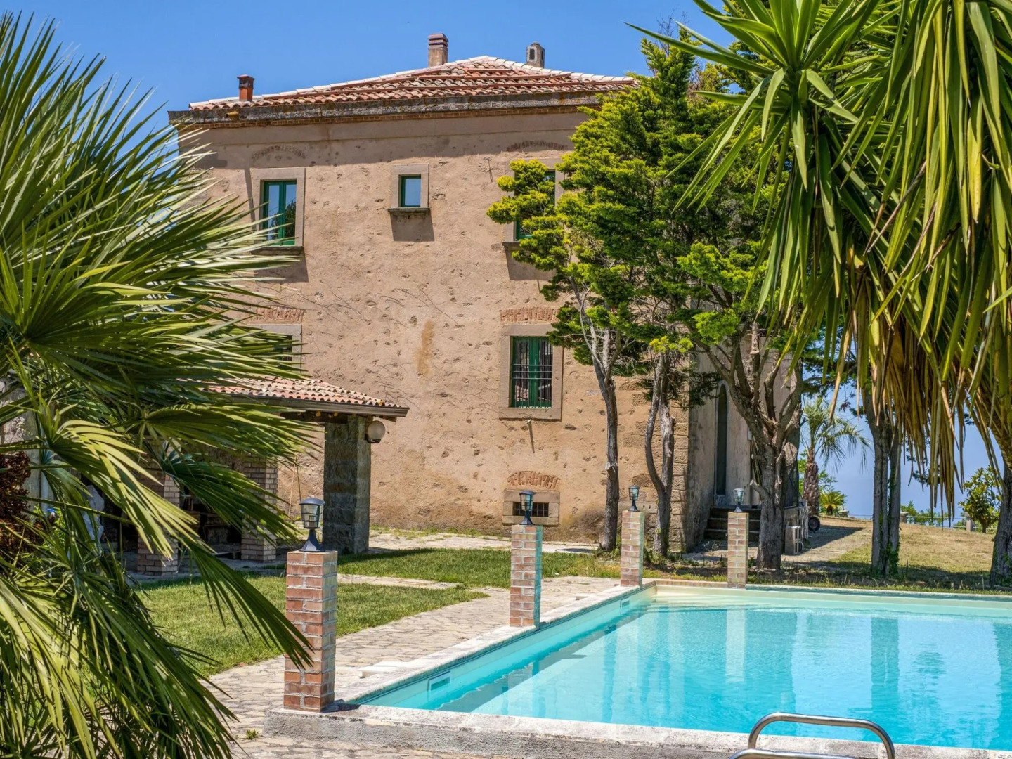 Lavish Sicilian Villa With Pool