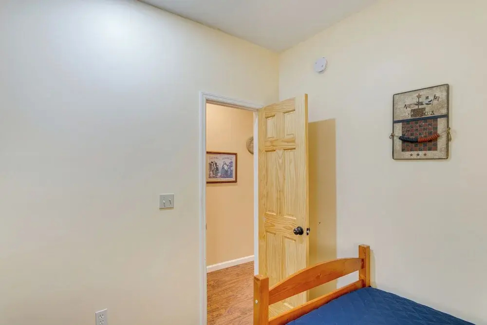 Charming Darien Hideaway w/ Porch, Near Downtown!