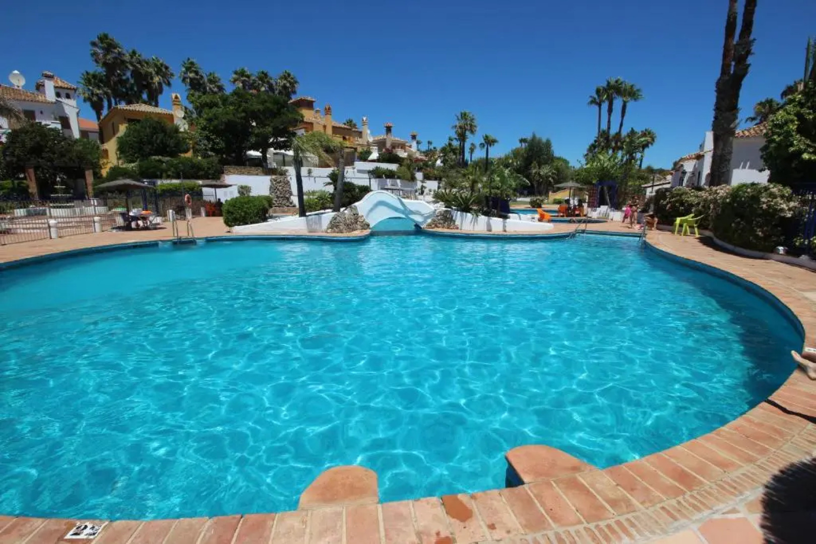 Loma del Rey 56 - casa primera linea de mar