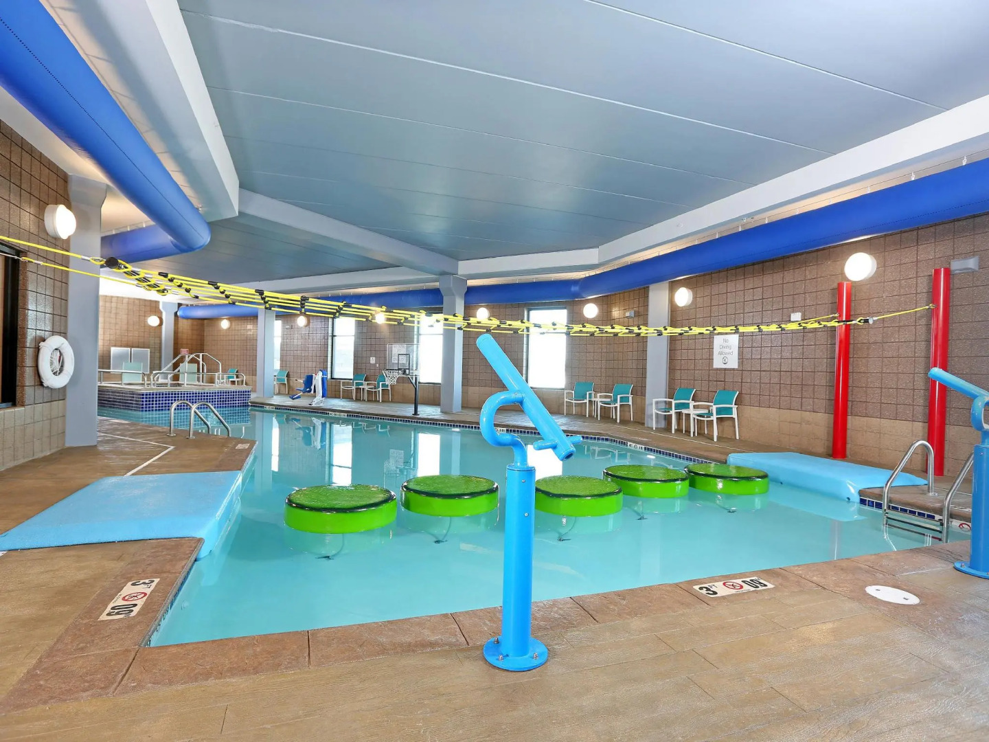 Holiday Inn & Suites Sioux Falls - Airport by IHG