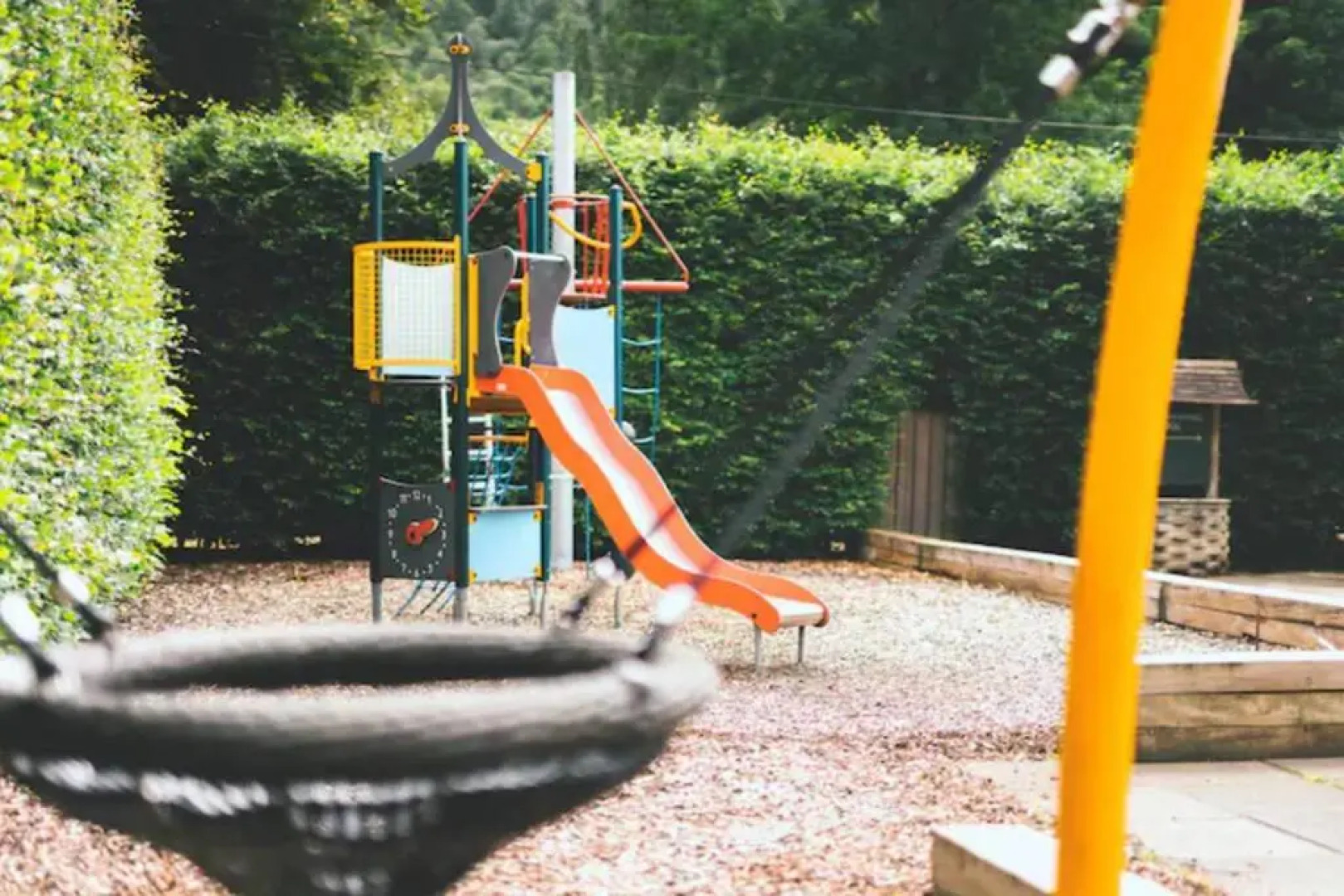 Stewart Apartment - A unique Apartment in countryside park with WIFI and access to bar and pool