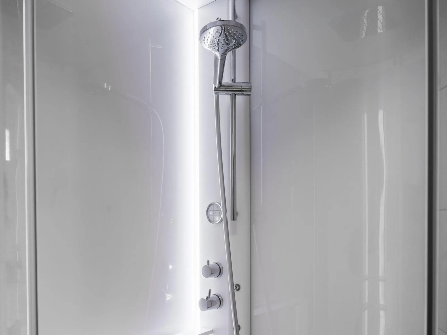 Thatched villa with sauna, in a holiday park surrounded by nature