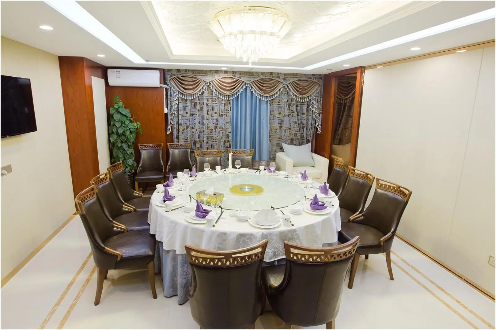 Lavande Hotel Chengde Mountain Resort