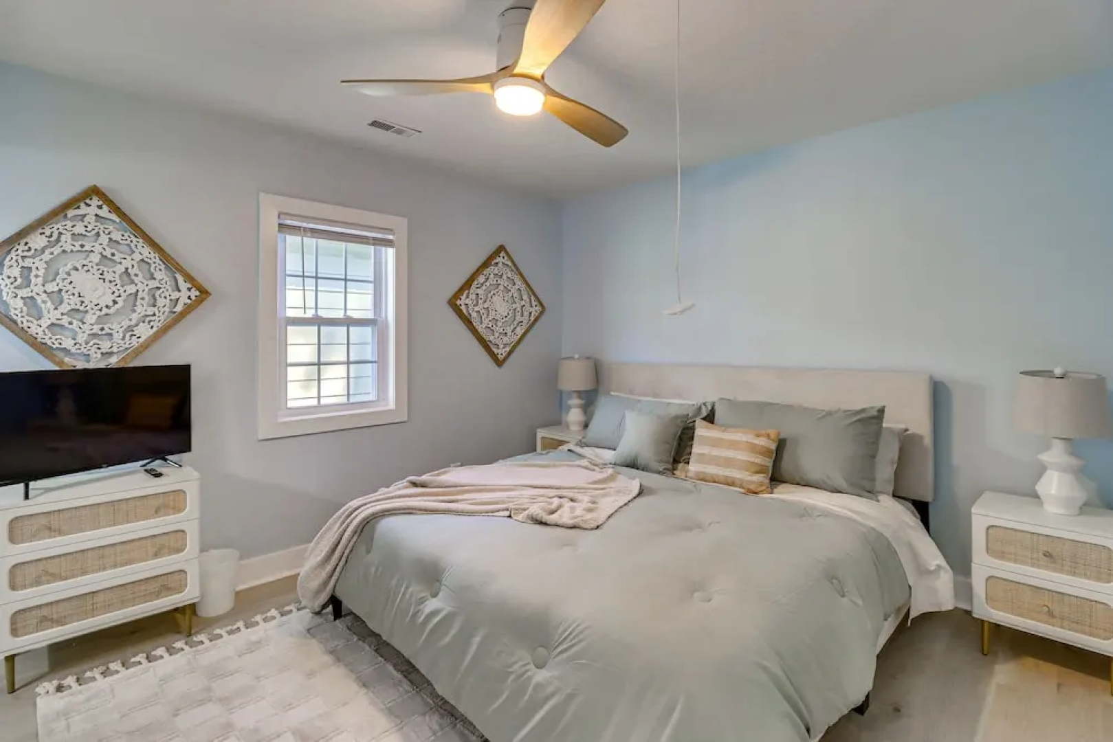 Bayfront Maryland Retreat w/ Deck, Near Beaches!