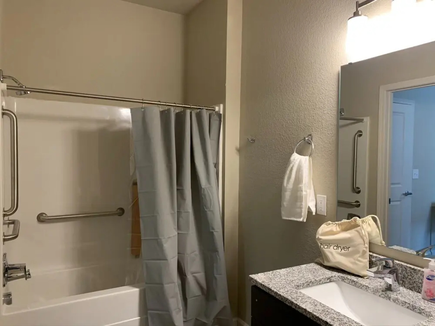 Cozy Houses at Nest Lawrence