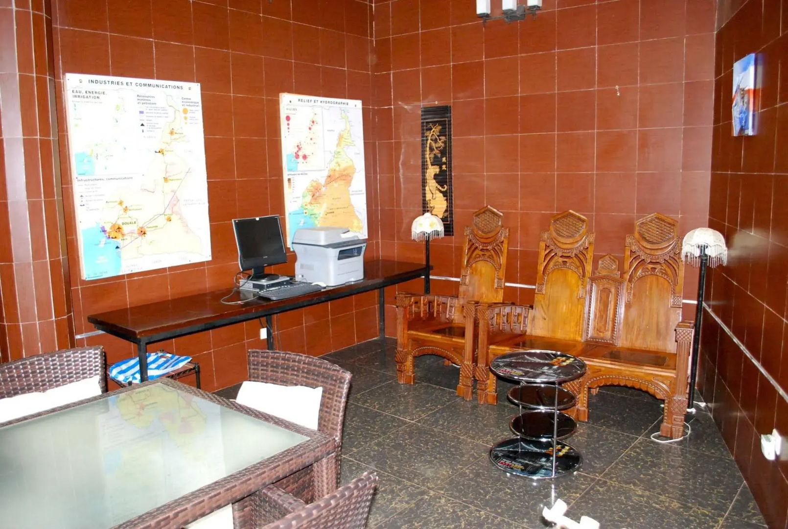 YaahoT Hotel