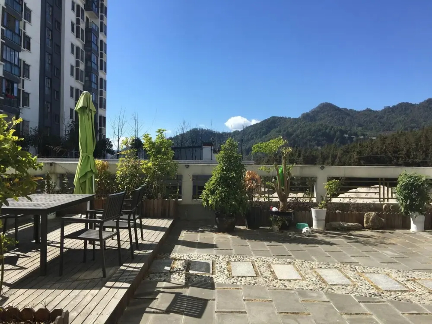 Tengchong Two Suite Guesthouse