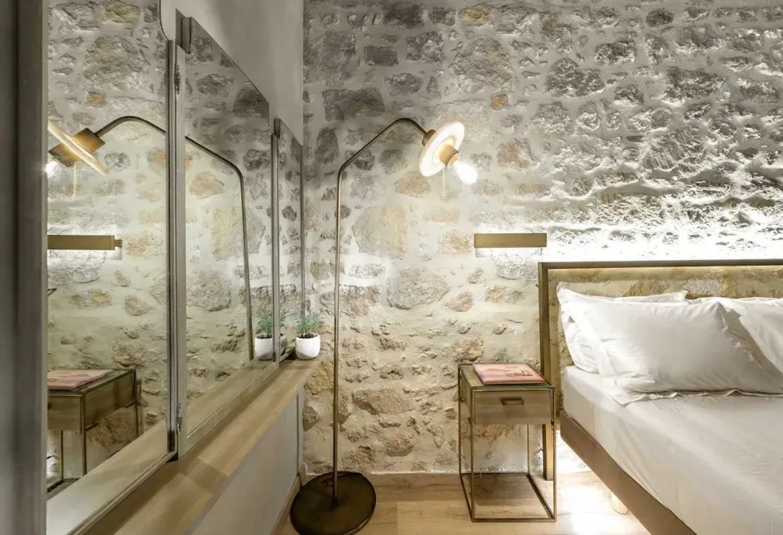 Inotropes Boutique Suites - Adults Only