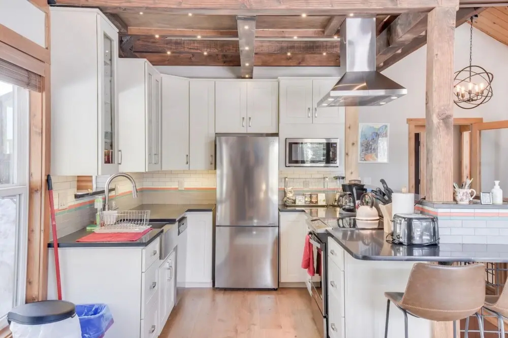 Contemporary Snow Crest