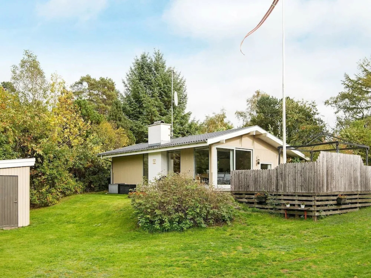 Comfy Holiday Home in Fårvang With Swimming Pool