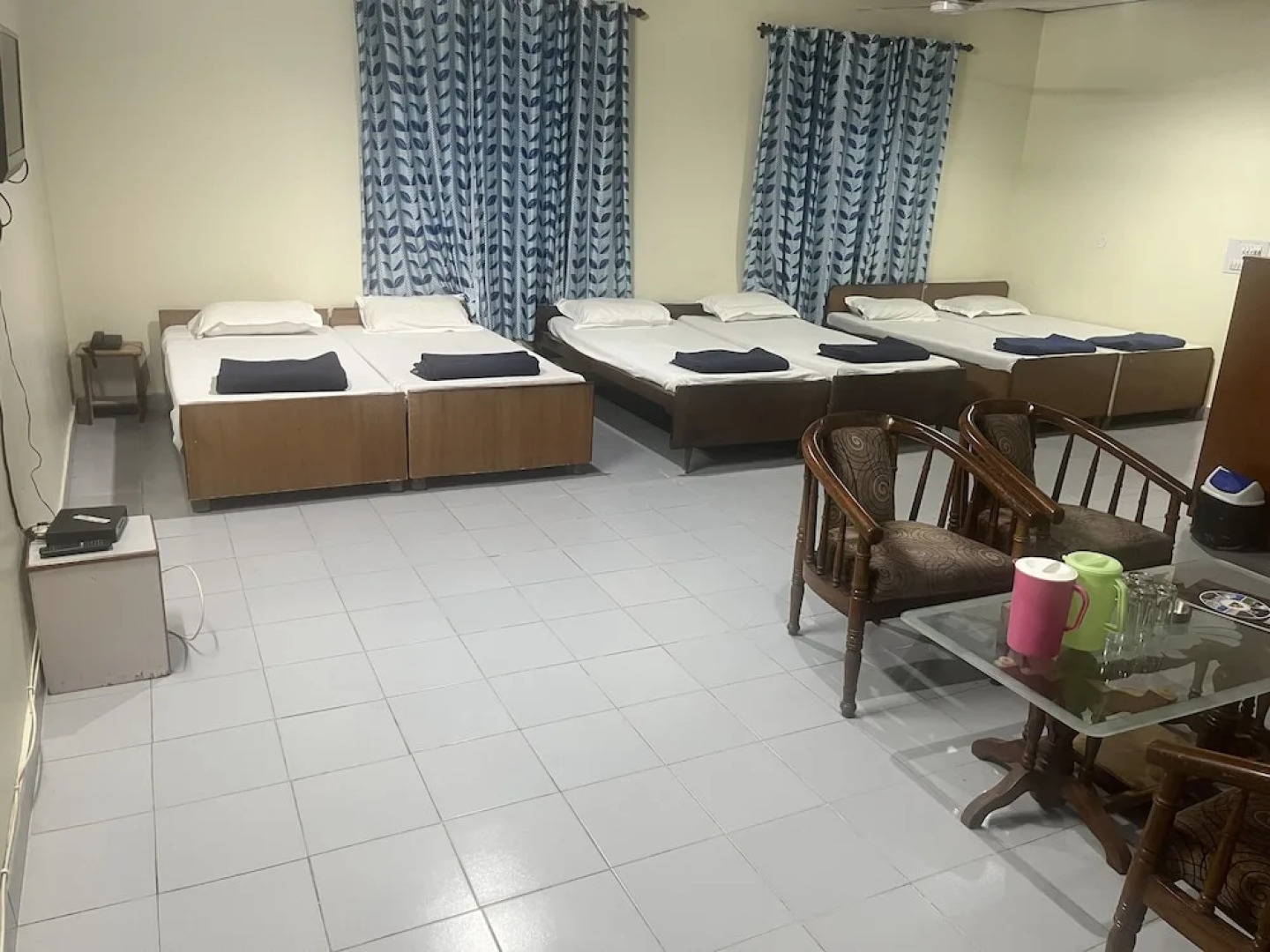 Pops Hotel and Restaurant