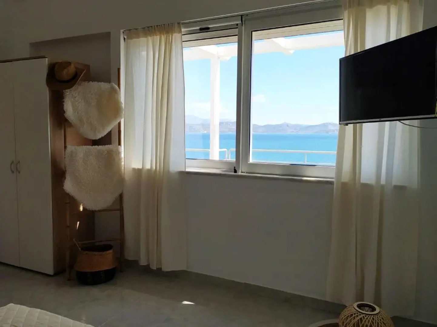 Pelagos House "the seaside experience"