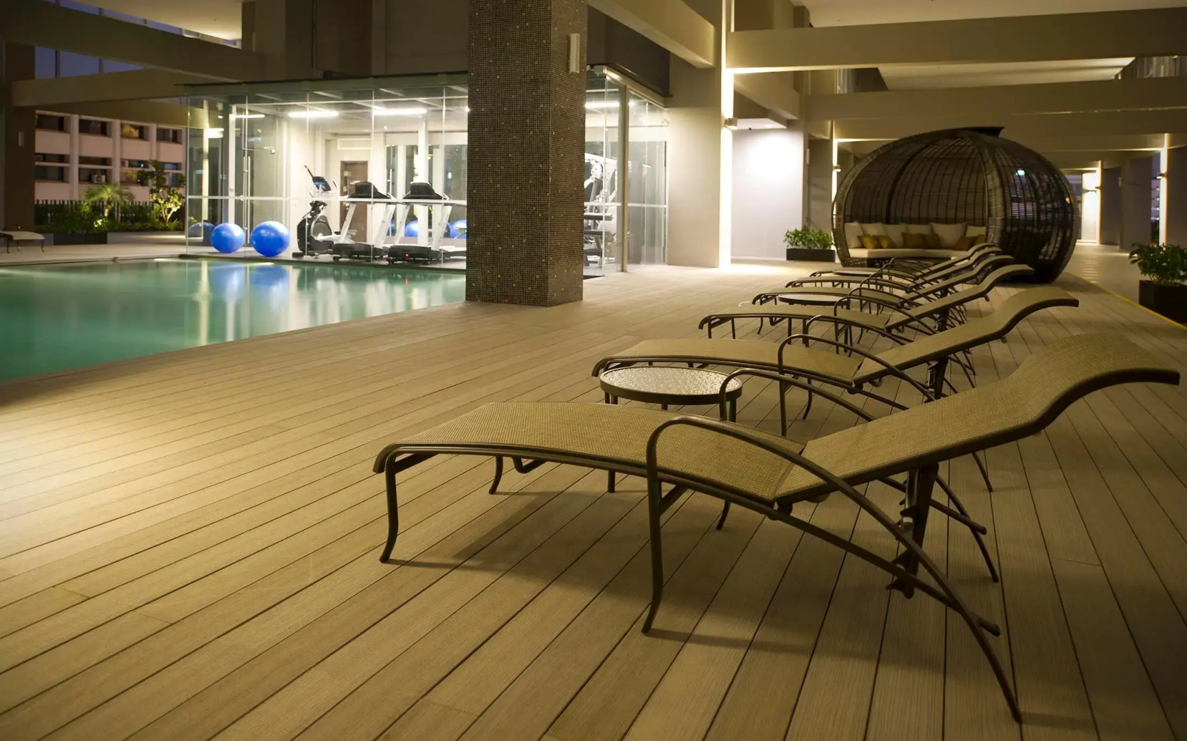V Hotel Lavender