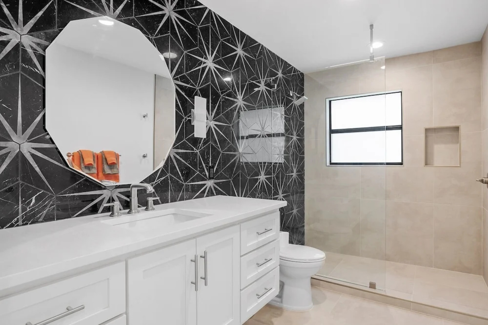 Guadalupe Bluff Modern House 5 Bedroom Home by RedAwning