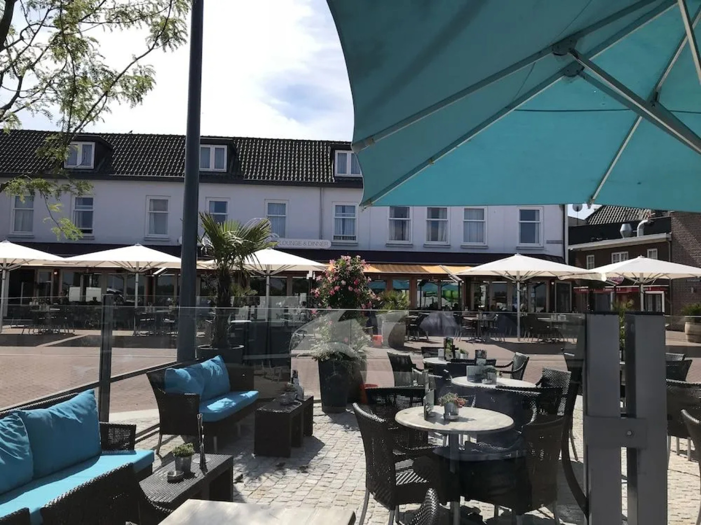 Hotel Allure Lounge & Dinner