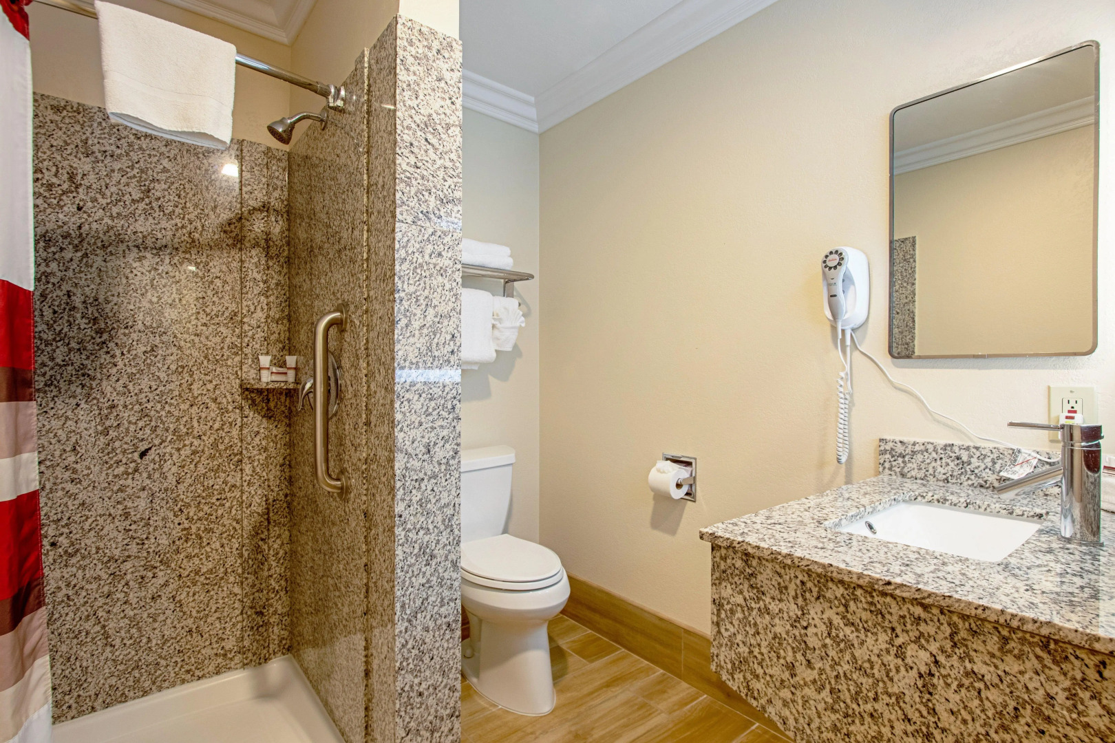 Red Roof Inn & Suites Monterey