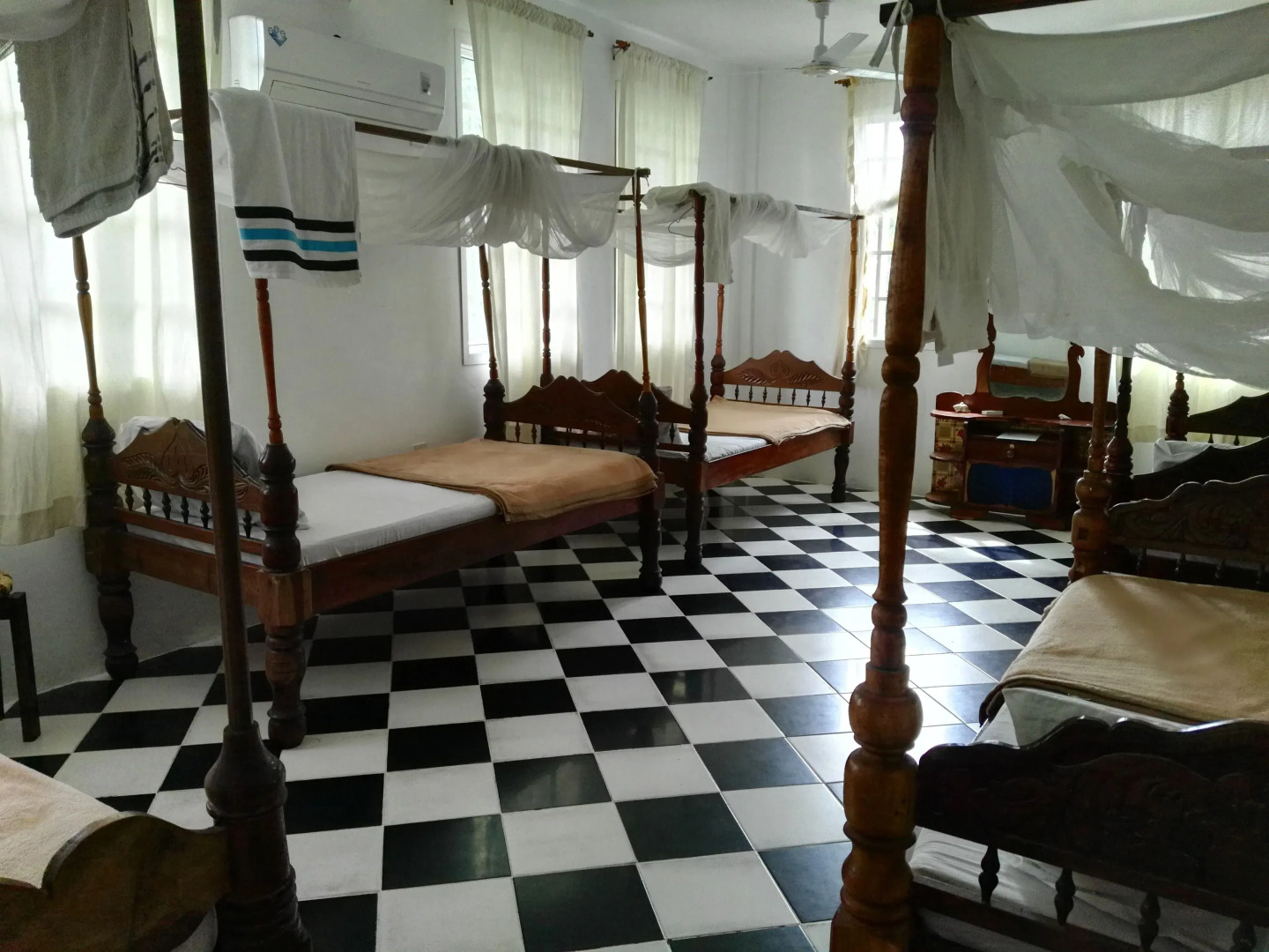 Sharook Lodge - Hostel