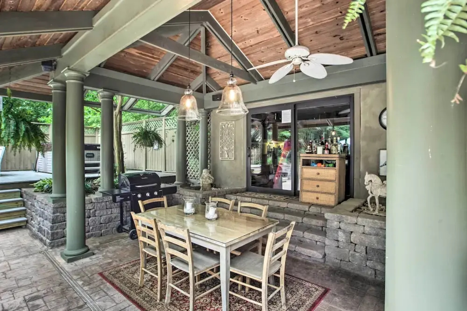 The White Elephant Inn Getaway w/ Pool & Hot Tub!