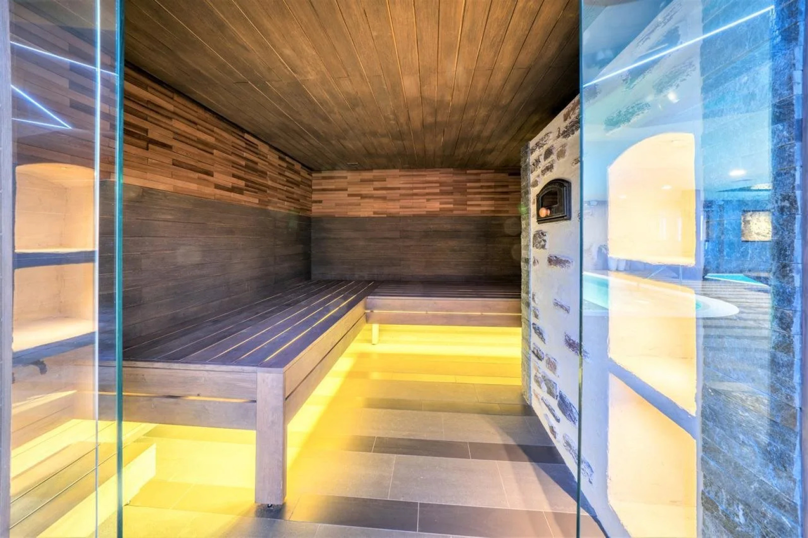 Отель Wellton Riverside Spa 