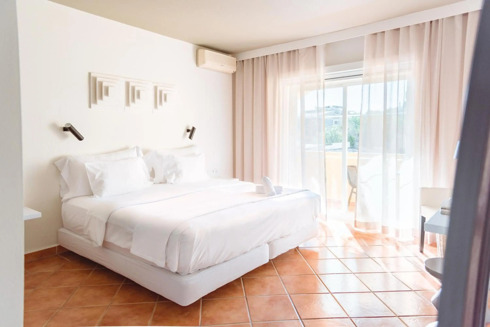 Costa D’Oiro Ambiance Village