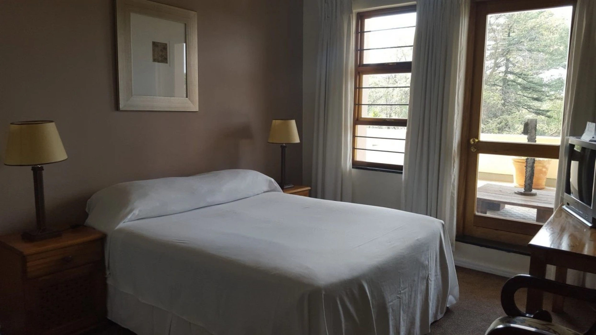 The Gateway Hotel