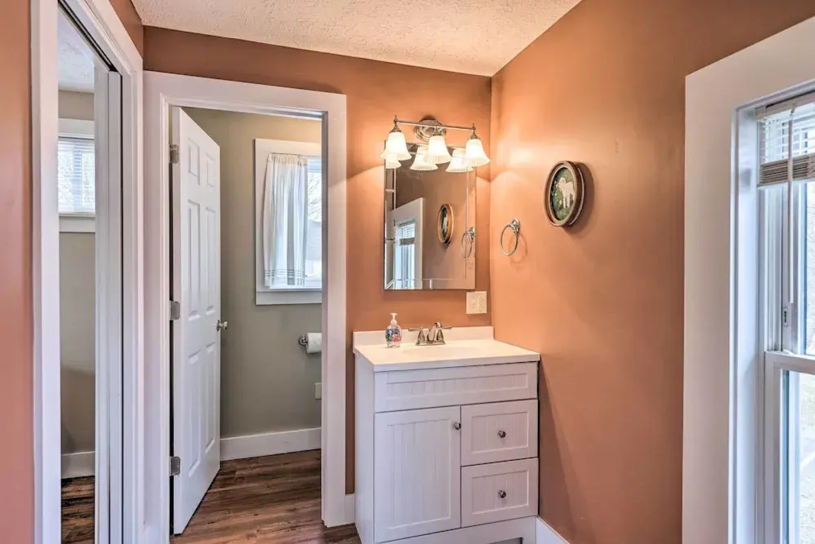 Lovely Finger Lakes Vacation Home Near Seneca Lake