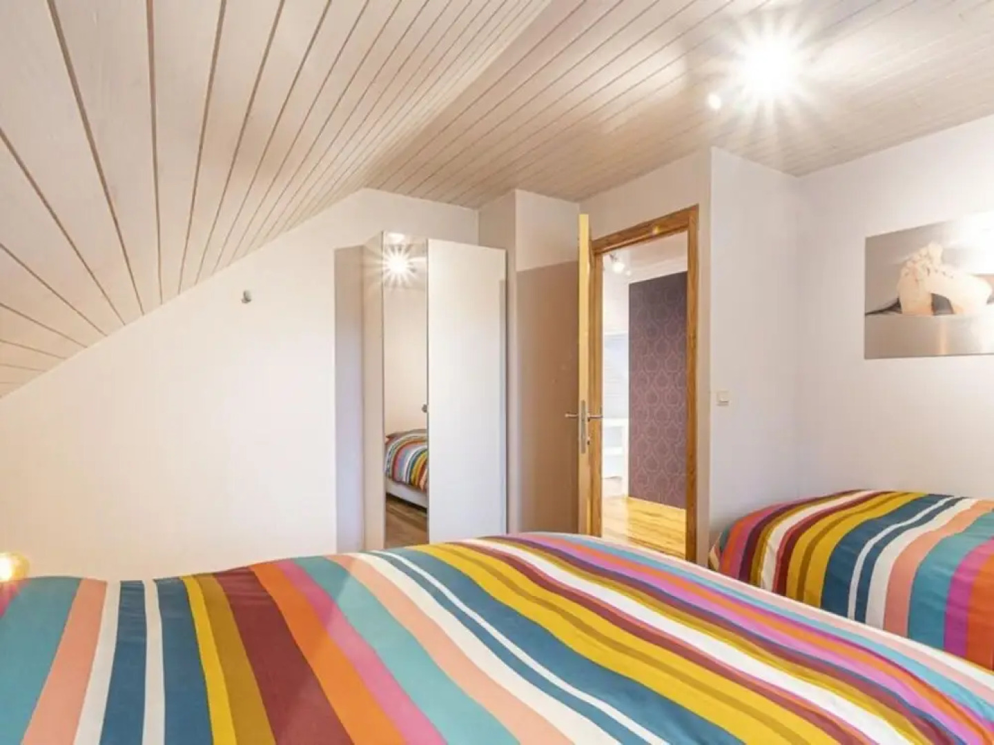 Quiet Villa with Hot Tub & Sauna