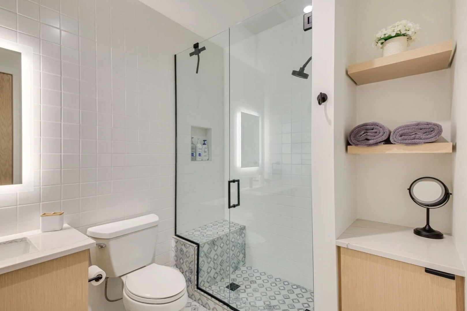 Luxe Schweitzer Condo w/ Hot Tub: Ski-in/ski-out!