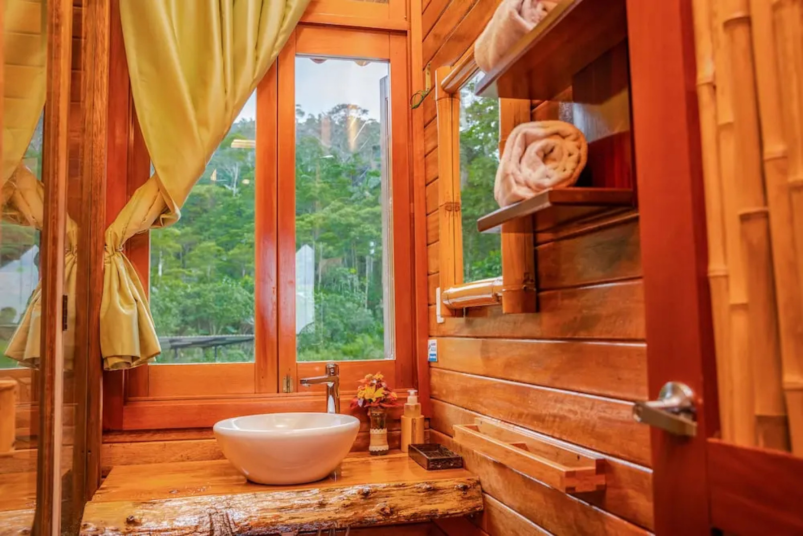 Heimatlos Rainforest Lodge