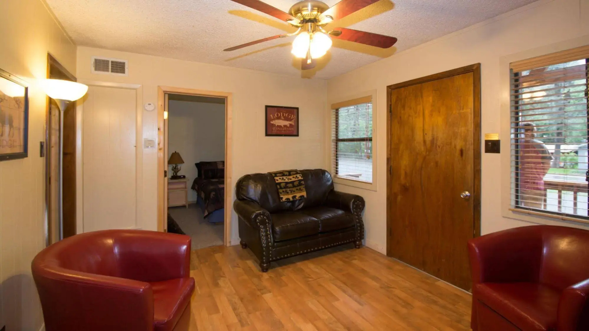 Upper Canyon Inn & Cabins