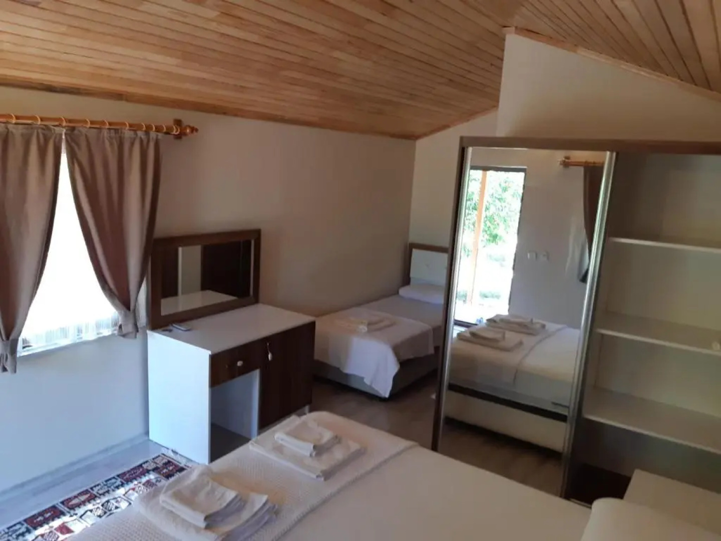 Secret Garden Bungalows & Tent Hotel