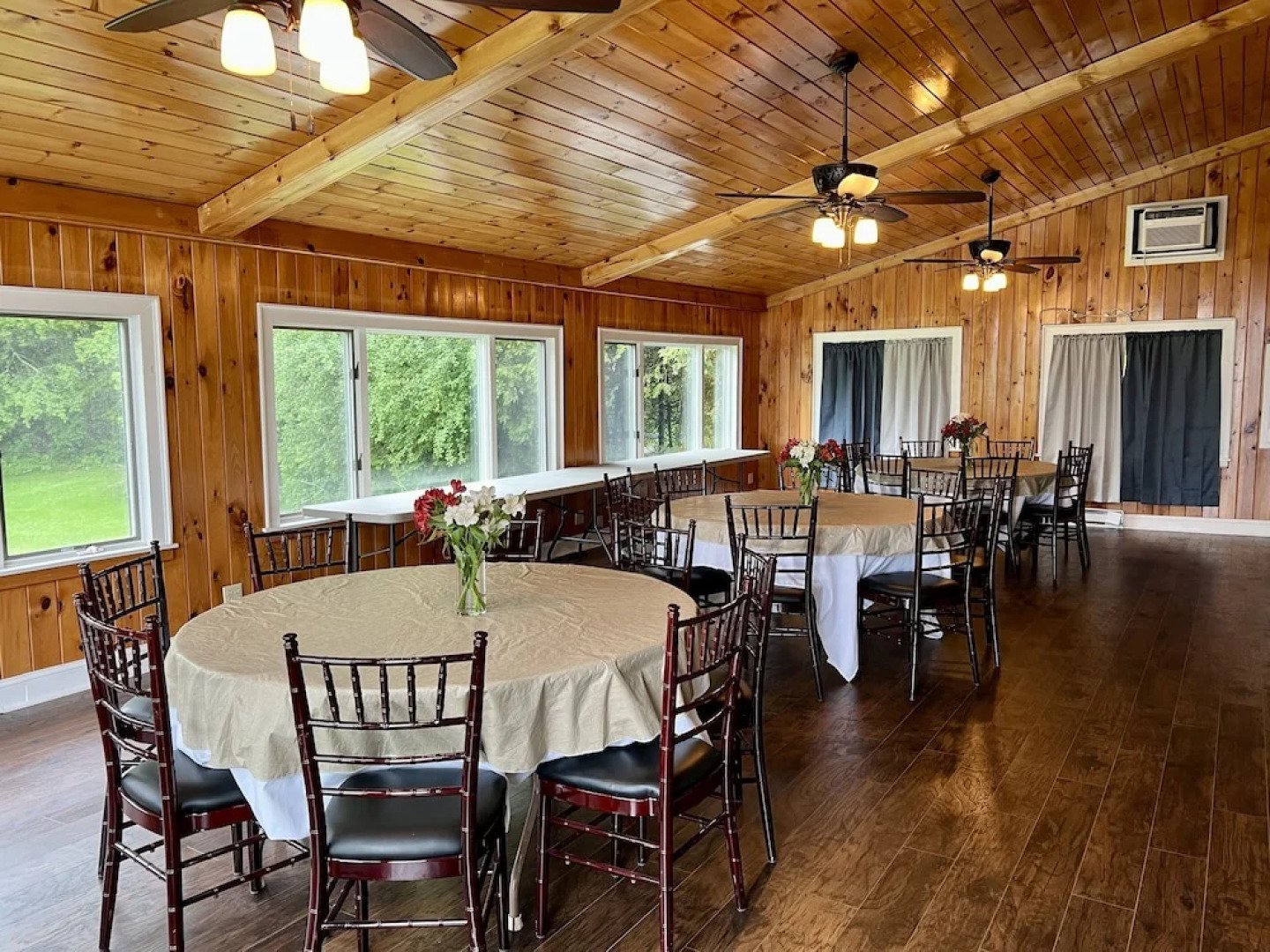 Valcour Inn & Boathouse