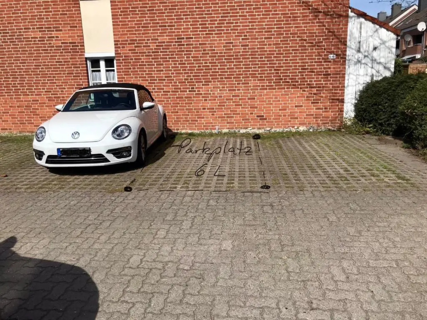 Bright Townhouse with Sauna and Patios