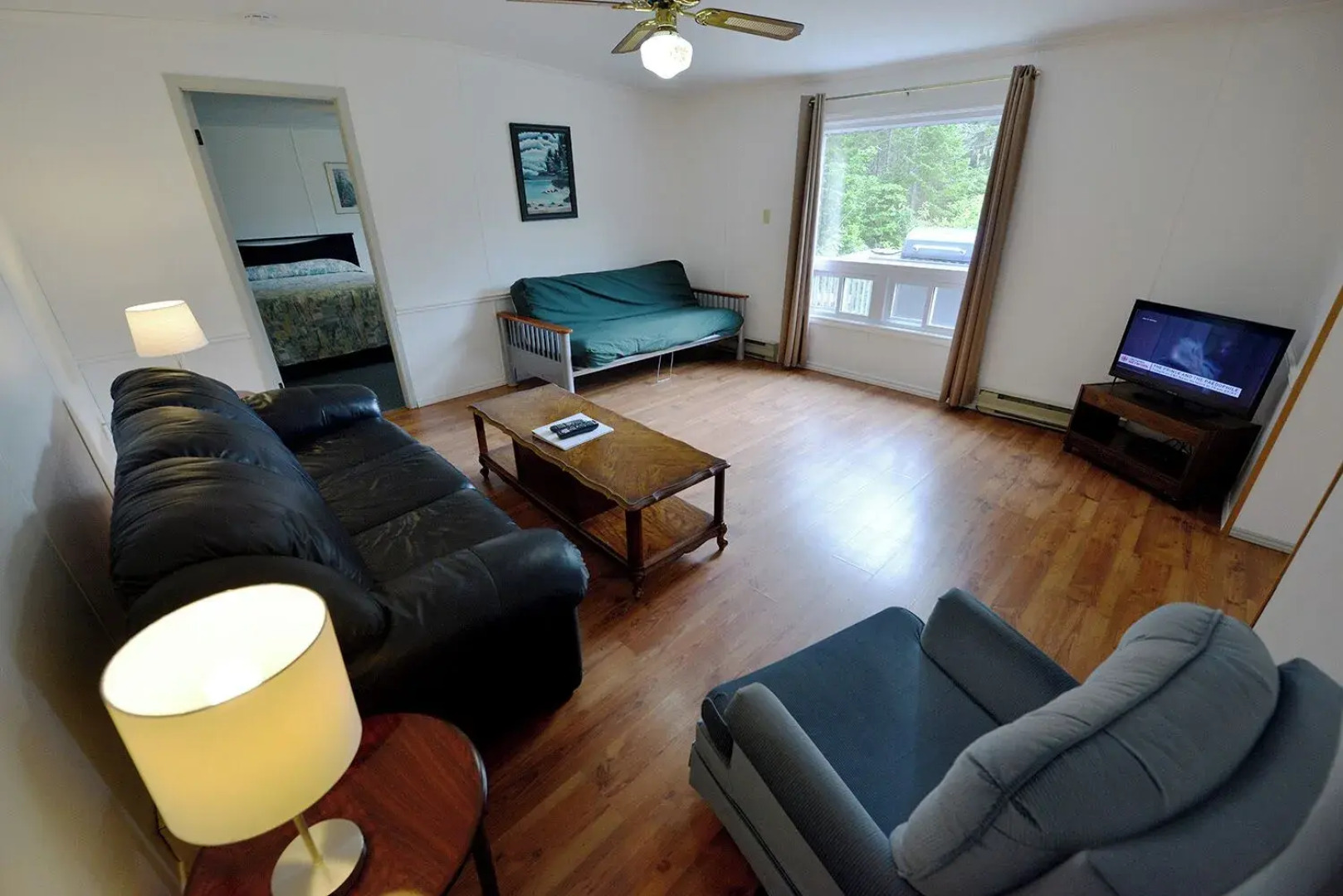 Sea Breeze Cottages & Motel